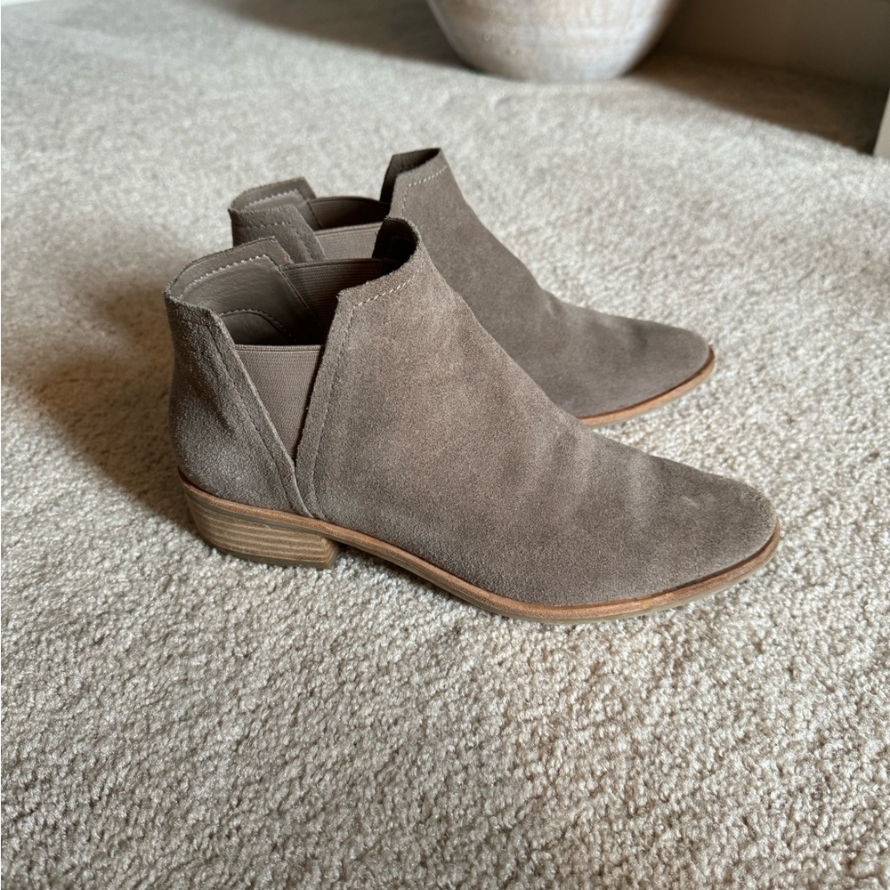 Dolce vita suede pull on ankle booties